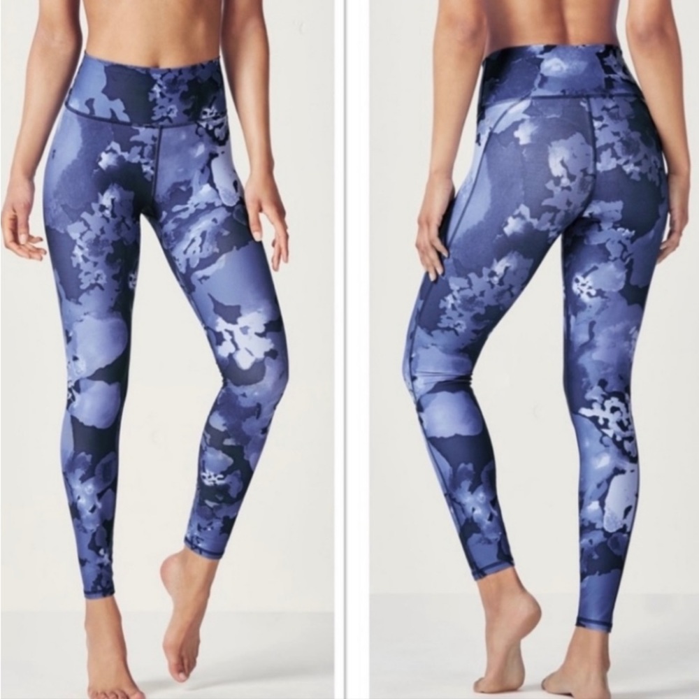 Fabletics Lisette High Waist Legging in Blue Twilight Floral Print sz Small EUC